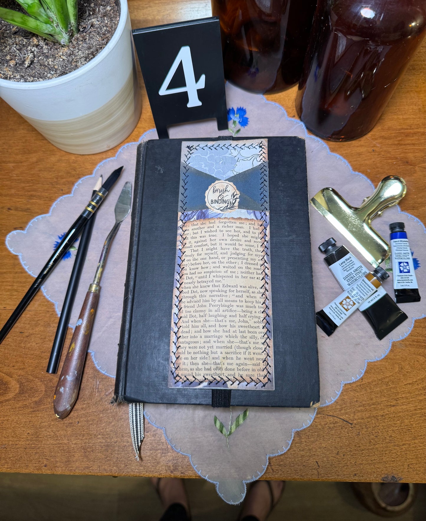 The Tiny Toolbelt – Brush & Pencil Pocket