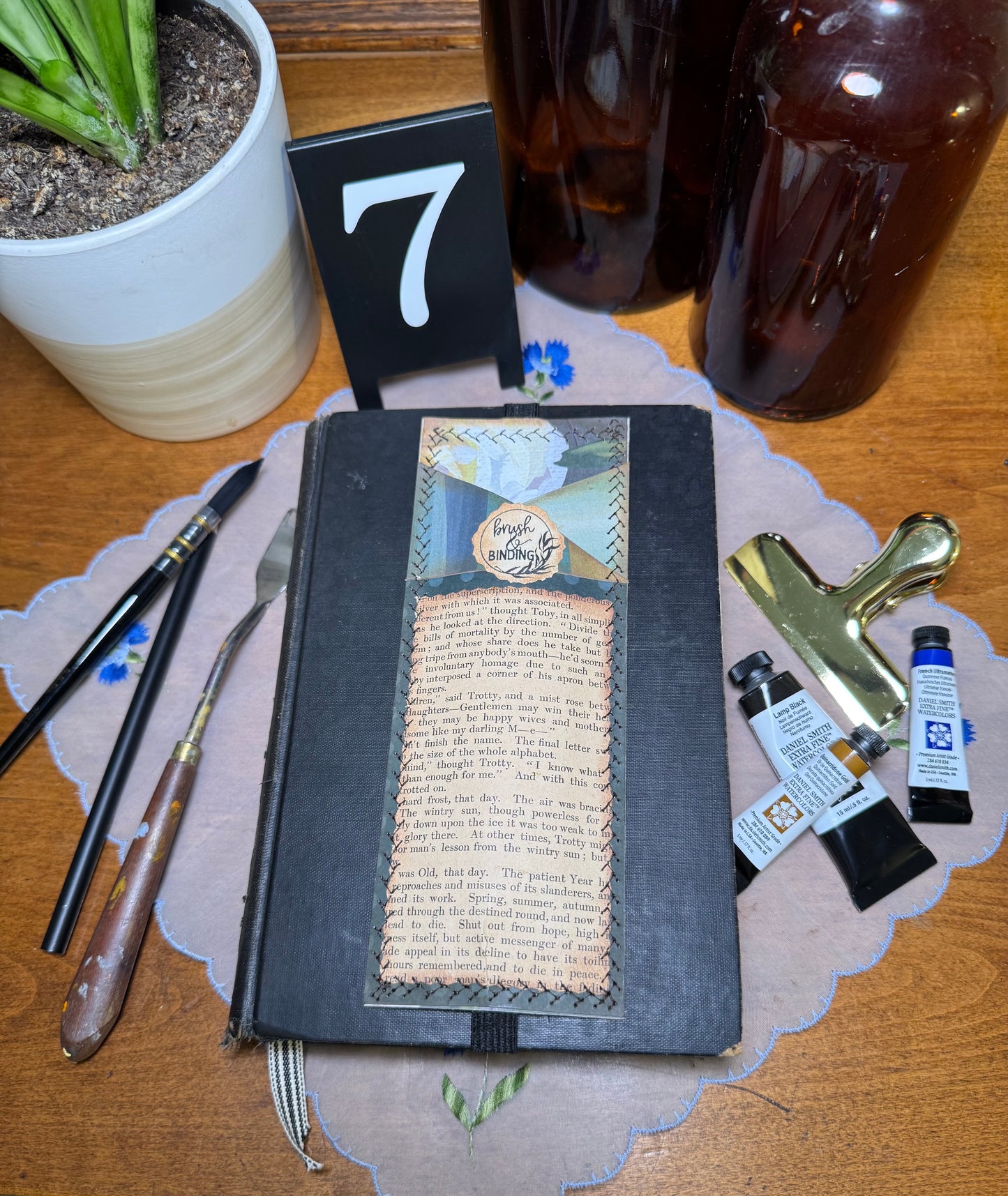The Tiny Toolbelt – Brush & Pencil Pocket