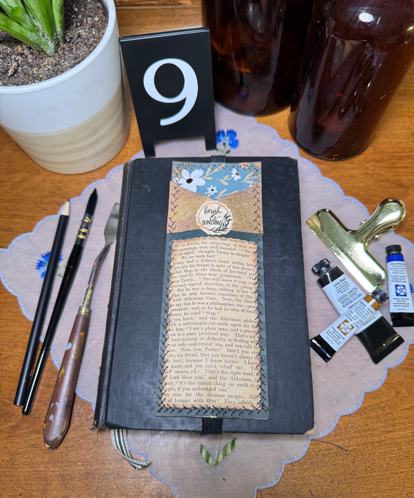 The Tiny Toolbelt – Brush & Pencil Pocket